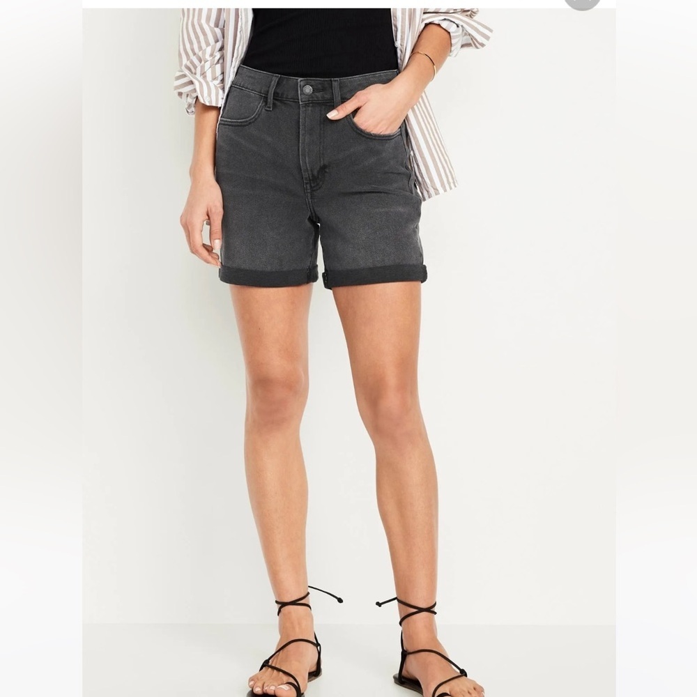 Old Navy Faded Black Slim Built in Flex Raw Hem Bermuda Jean Short -NWOT-Sz36☀️‌